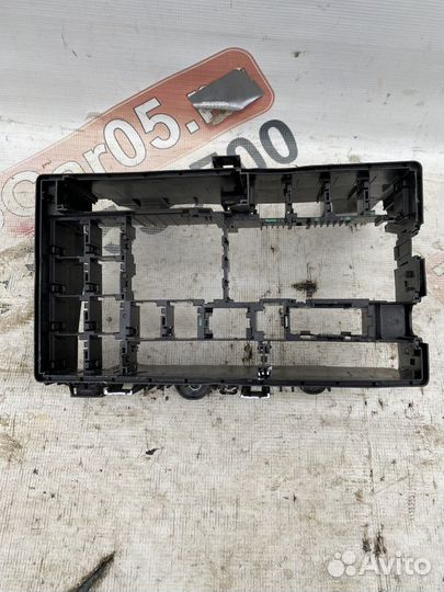 Toyota Land Cruiser 200 Блок предохранителей