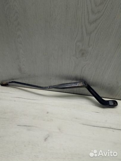 Поводок дворника левый Volvo S70 Вольво С70