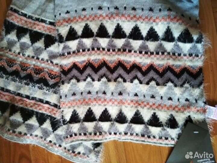 Шарф серого цвета с орнаментом