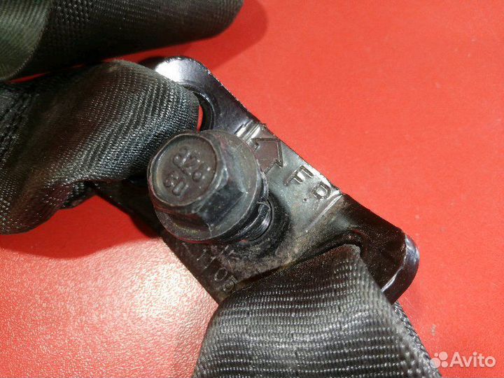 Ремень безопасности задний Kia Rio QB G4FA 2013