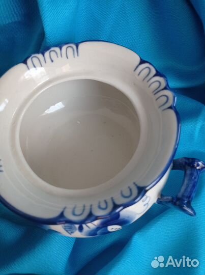 Гжель в разборе. Крышка, пельменница, масленка