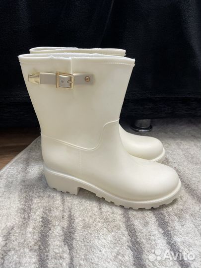 Резиновые сапоги