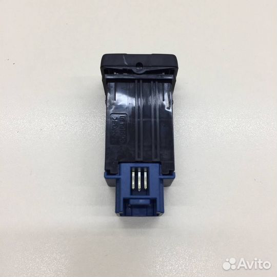 Кнопка обогрева сидений Toyota Corolla E180 2013-2019