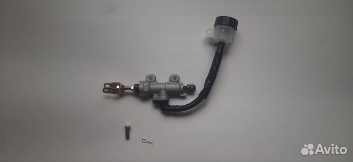 Тормозной цилиндр с бачком задний Honda CB400