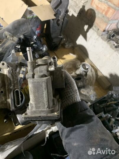 Заслонка дроссельная Тойота Авенсис