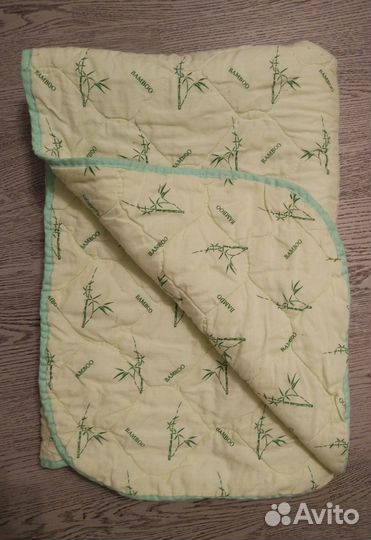 Подушка с наволочкой, пододеяльник, одеяла детские