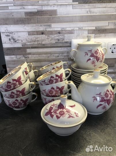 Сервизы столовый и чайный