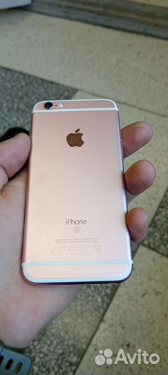 Телефон iPhone 6s