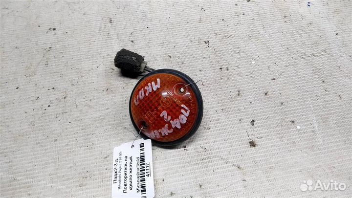 Повторитель на крыло желтый Mitsubishi Pajero 2 9