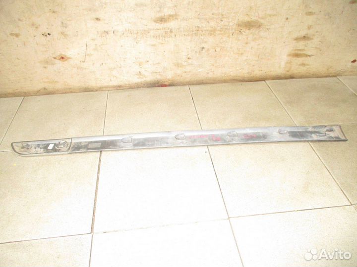 Молдинг передней правой двери Renault Megane 2