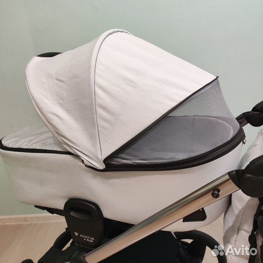 Детская коляска Invictus V-Plus 2 Светло-серая