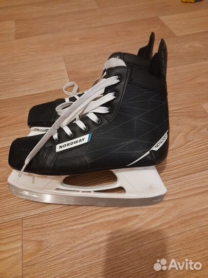 Хоккейные коньки