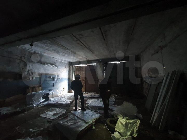 Гараж, > 30 м²