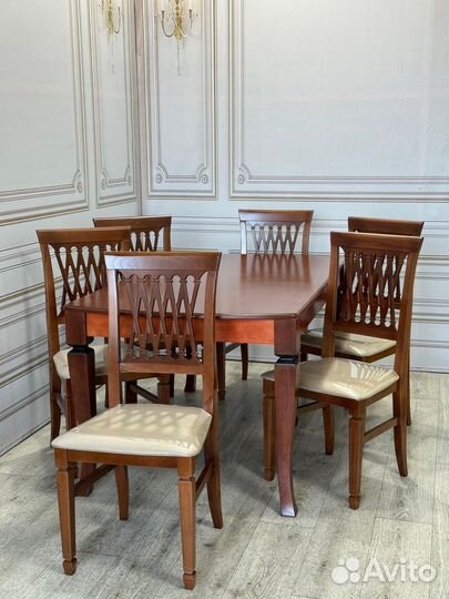 Кухонный стол и стулья