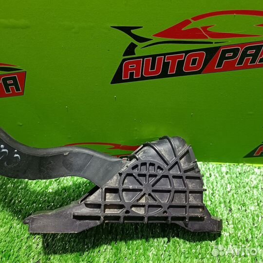 Педаль подачи топлива mazda GG3P,GG3S,ggep,gges,GY