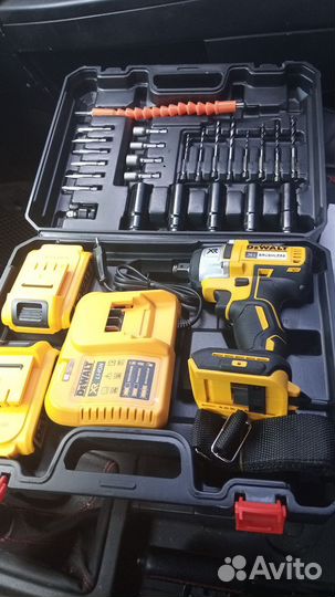 Гайковерт ударный аккумуляторный