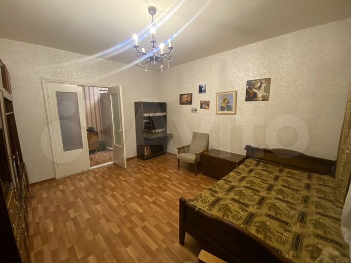 2-к. квартира, 58 м², 1/10 эт.
