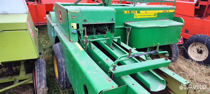 Пресс-подборщик John Deere 342 A, 2000