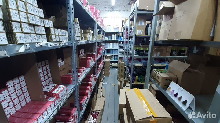 Профессиональные краски в ассортименте