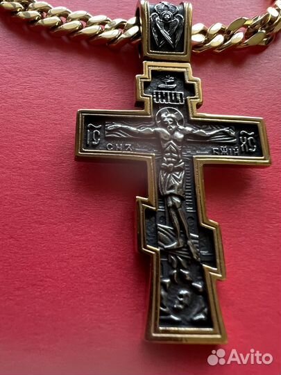 Крест и цепь