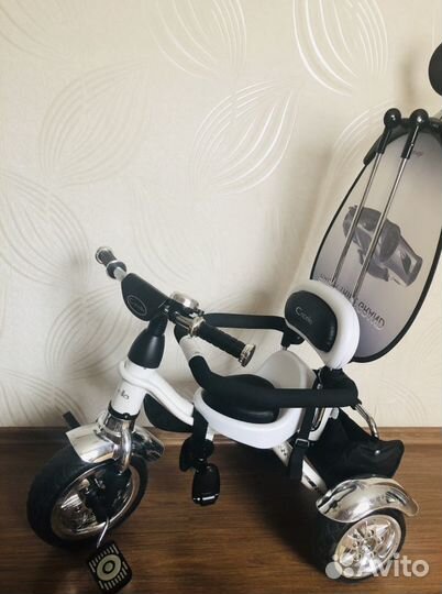 Детский трехколесный велосипед с ручкой Capella Ra