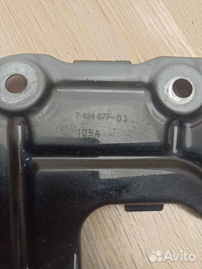 Кронштейн крыла левый BMW X3 G01 2018 41357475803