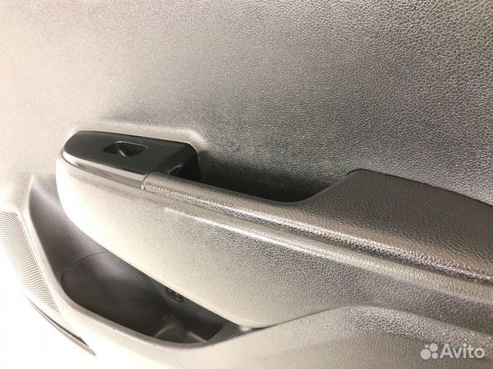 Обшивка двери задняя правая Kia Rio FB G4LC 2018