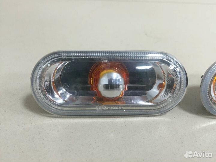 Повторитель на крыло Volkswagen Polo Sed RUS 2011