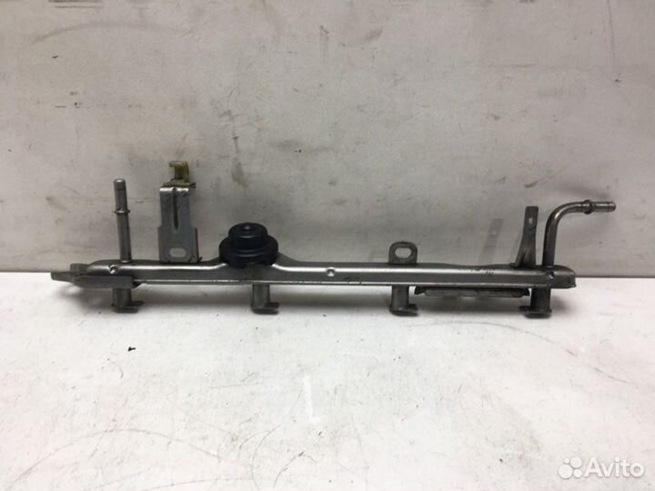 Топливная рампа левая Toyota Tundra 4.6 2012