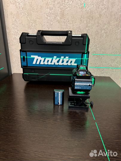 Лазерный уровень Макита 4D 16 лучей со штативом