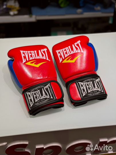 Боксерские перчатки Everlast