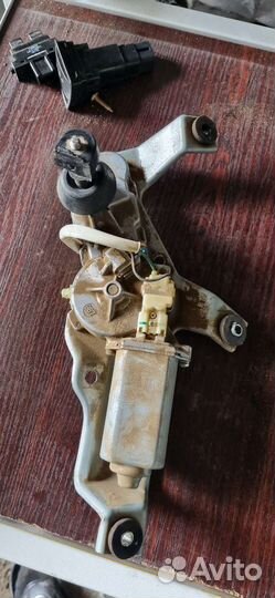 Моторчик стеклоочистителя задний на subaru tribeca