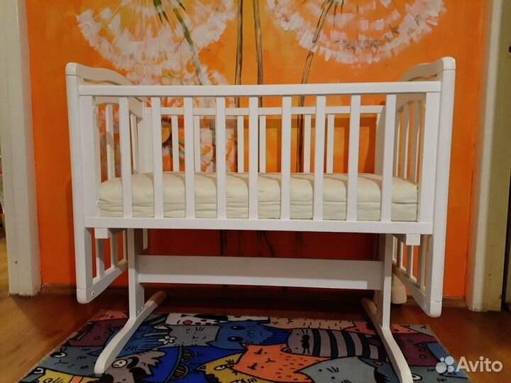 Детская кроватка