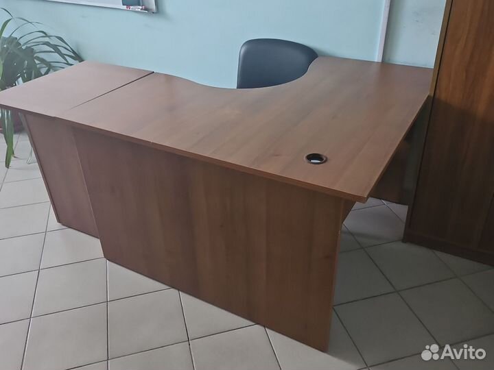 Стол офисный