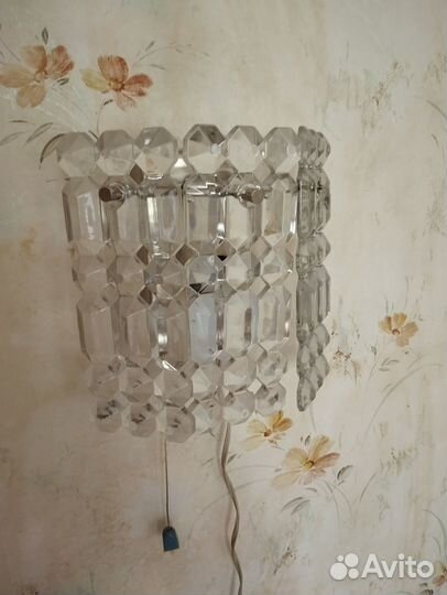 Бра настенное и люстра 