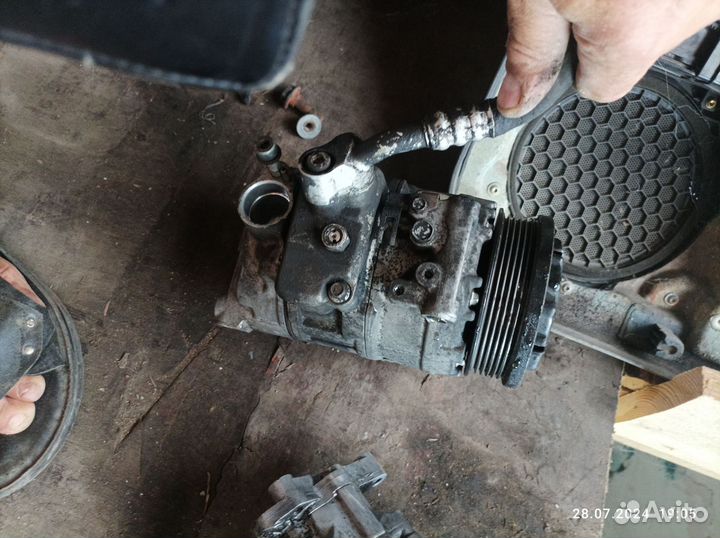 Компрессор кондиционера Mercedes W221 S 221