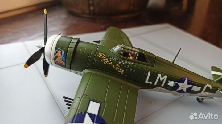 Металлическая модель истребителя