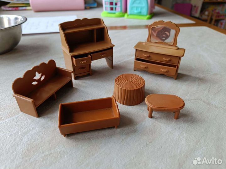 Мебель для кукольного домика