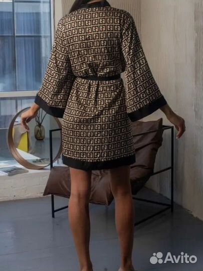 Халат шелковый новый