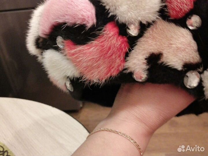 Берет с норковыми вставками.Очень красивый