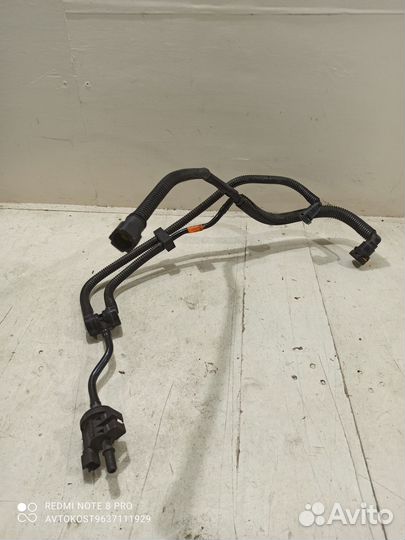 Трубка топливная с клапаном паров