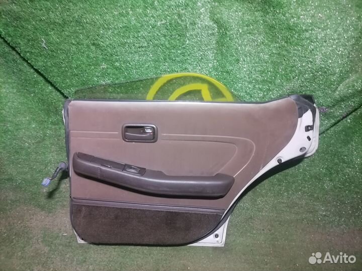 Дверь задняя правая Toyota Mark II GX81 Пустая