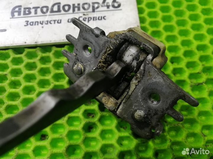 Ограничитель двери передней Renault Megane 3