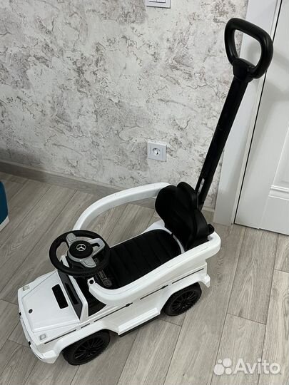 Детская машинка каталка с ручкой