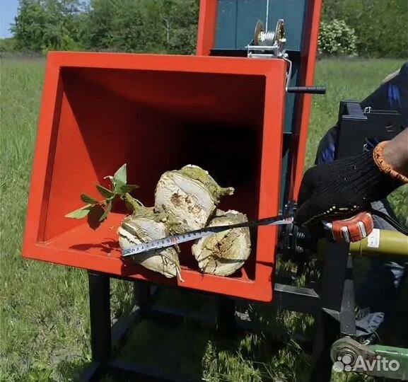 Измельчитель веток.Аренда.Дробление пней измельч