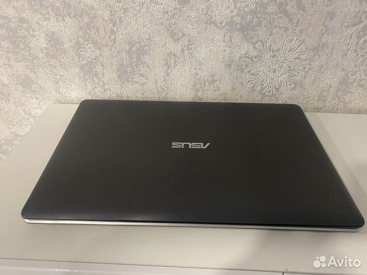 Ноутбук Asus core i7 17'