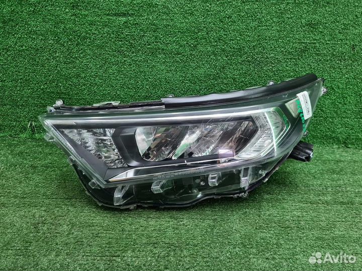 Фара левая Toyota RAV4