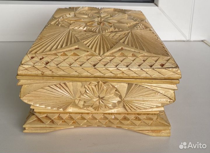 Шкатулка деревянная, резная Ручная работа
