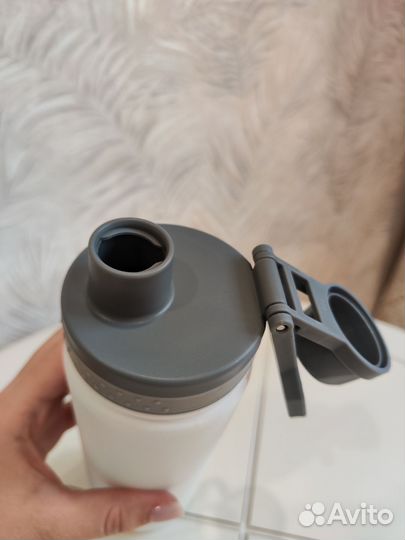 Бутылка термос для воды и чая белая