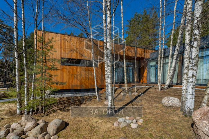 Коттедж 445 м² на участке 25 сот.